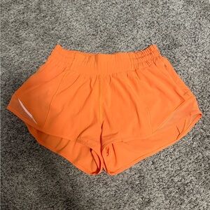 Lululemon Hotty Hot LR 2.5” size 4
